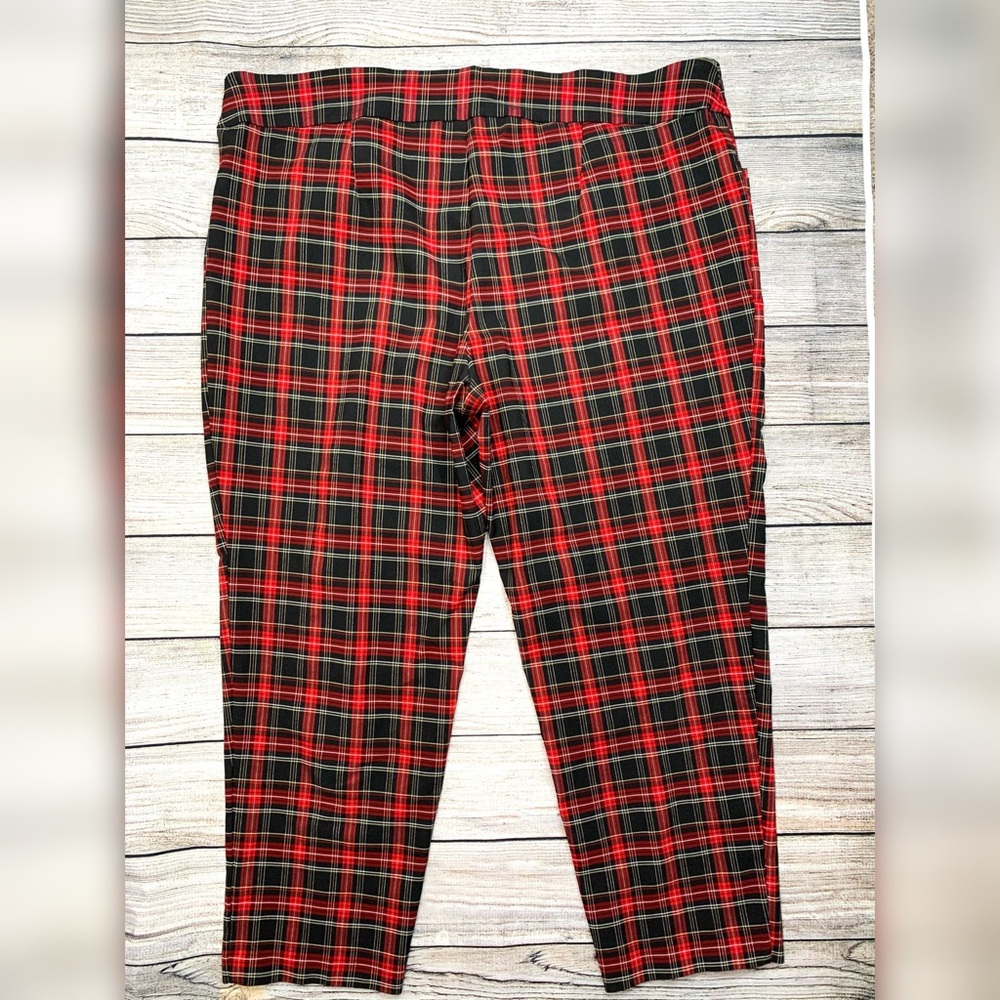 Terra & Sky Red & Black Plaid Cropped Pants - Picture 7 of 8